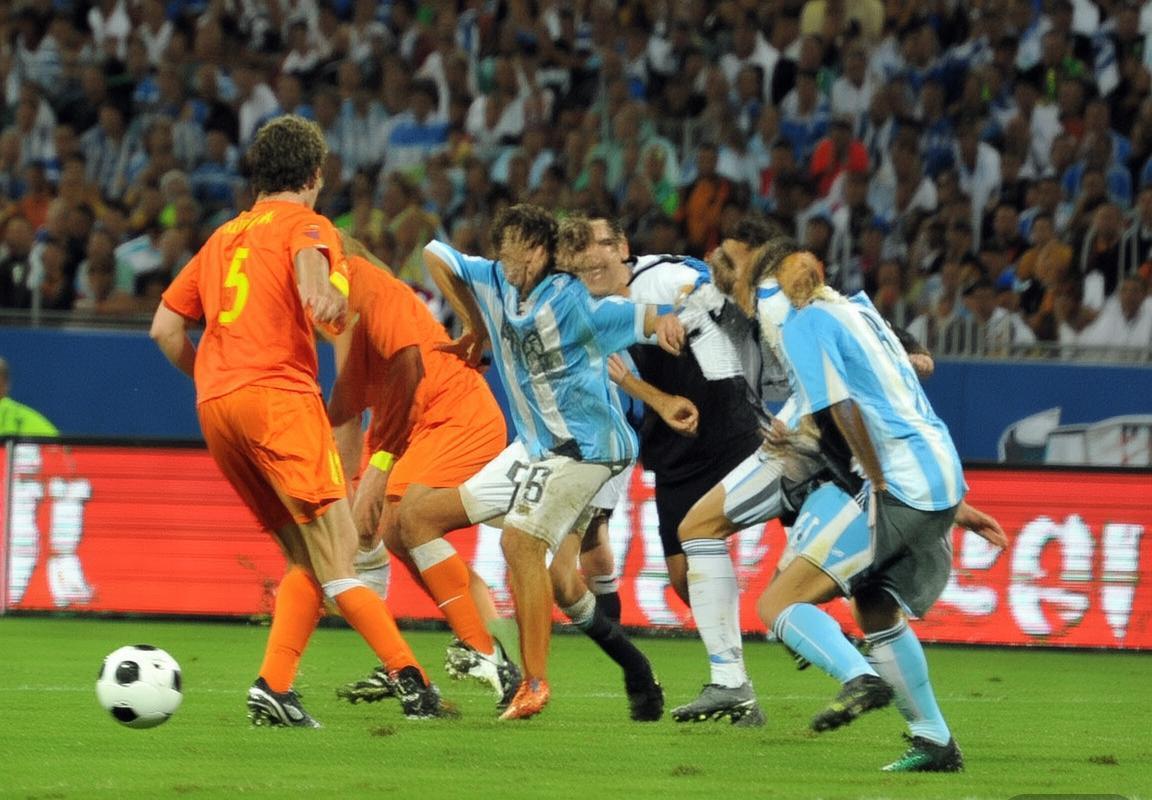 2010南非世界杯：荷兰VS阿根廷巅峰对决纪实(图1)